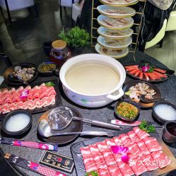 龍門養(yǎng)心粥火鍋 精品雪花肥牛口味評測與用戶評價(jià)